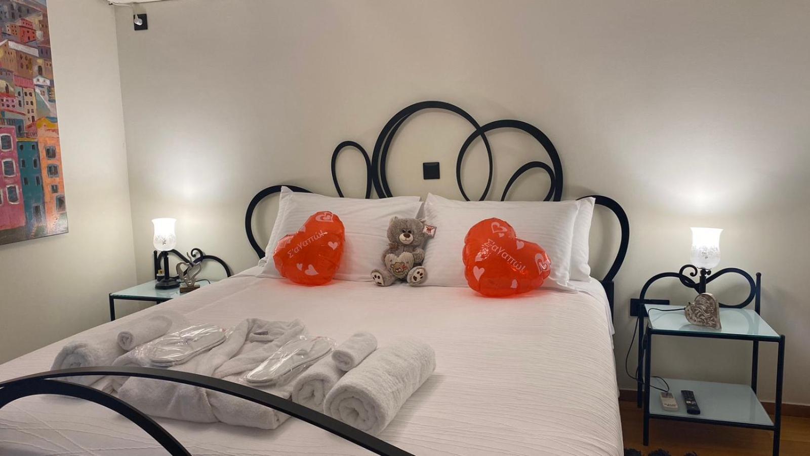 Sarakin'S Mansion Luxury Retreat Apartment Athena Bagian luar foto